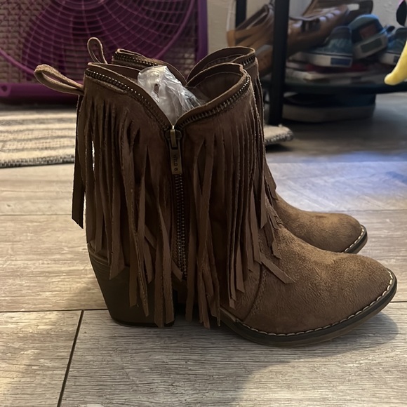 Wild G Booties - Picture 2 of 5